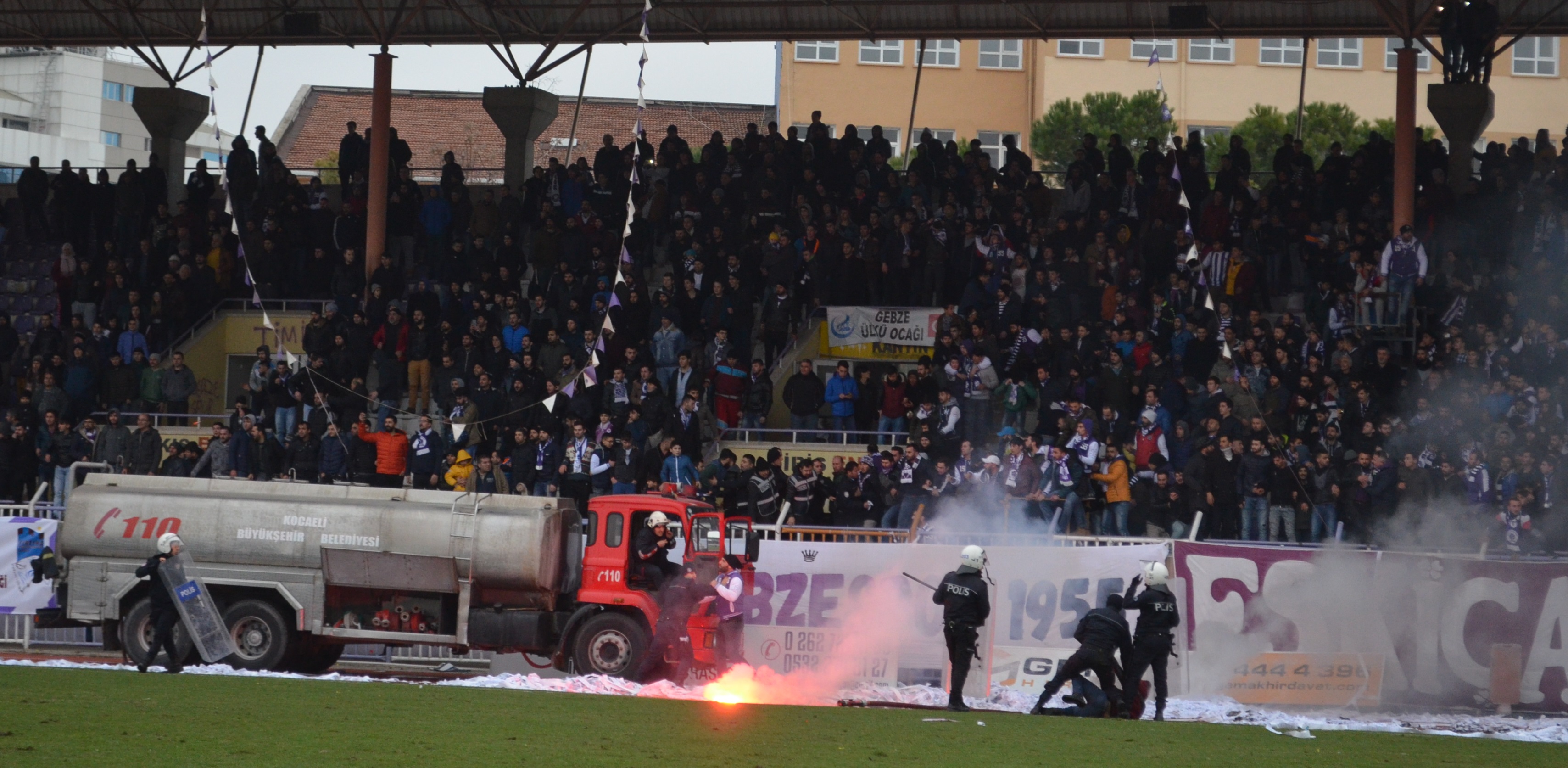 POLİS BİBER GAZI KULLANDI