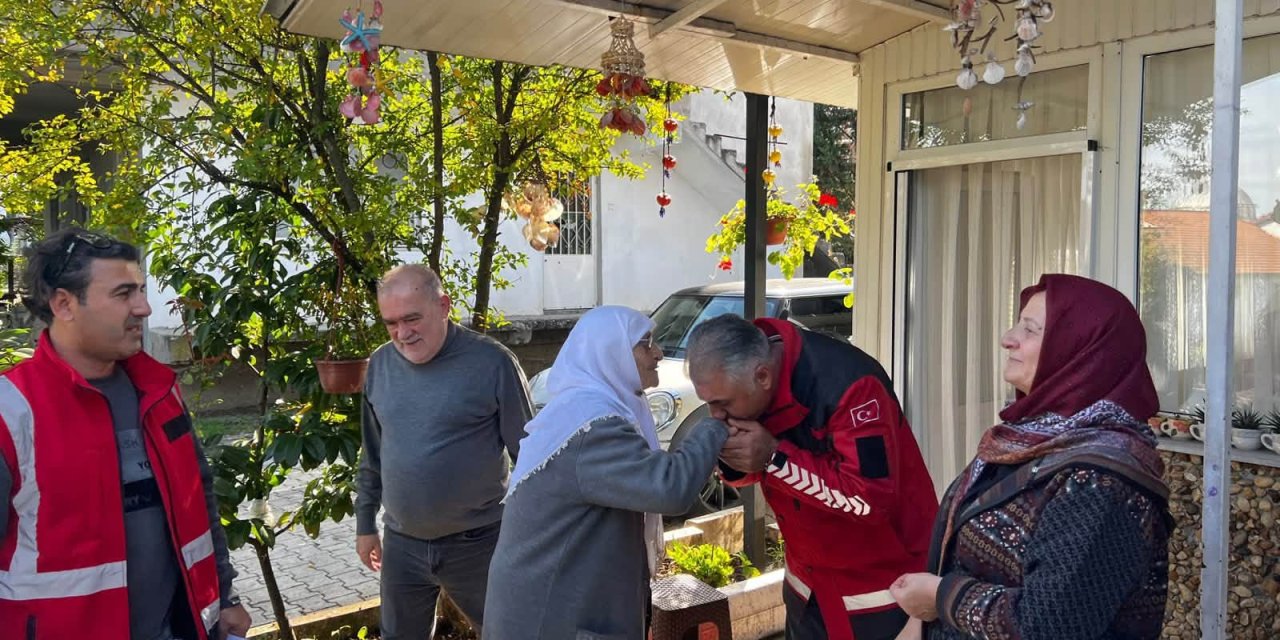 Selden Etkilenen Vatandaşları Yalnız Bırakmıyorlar