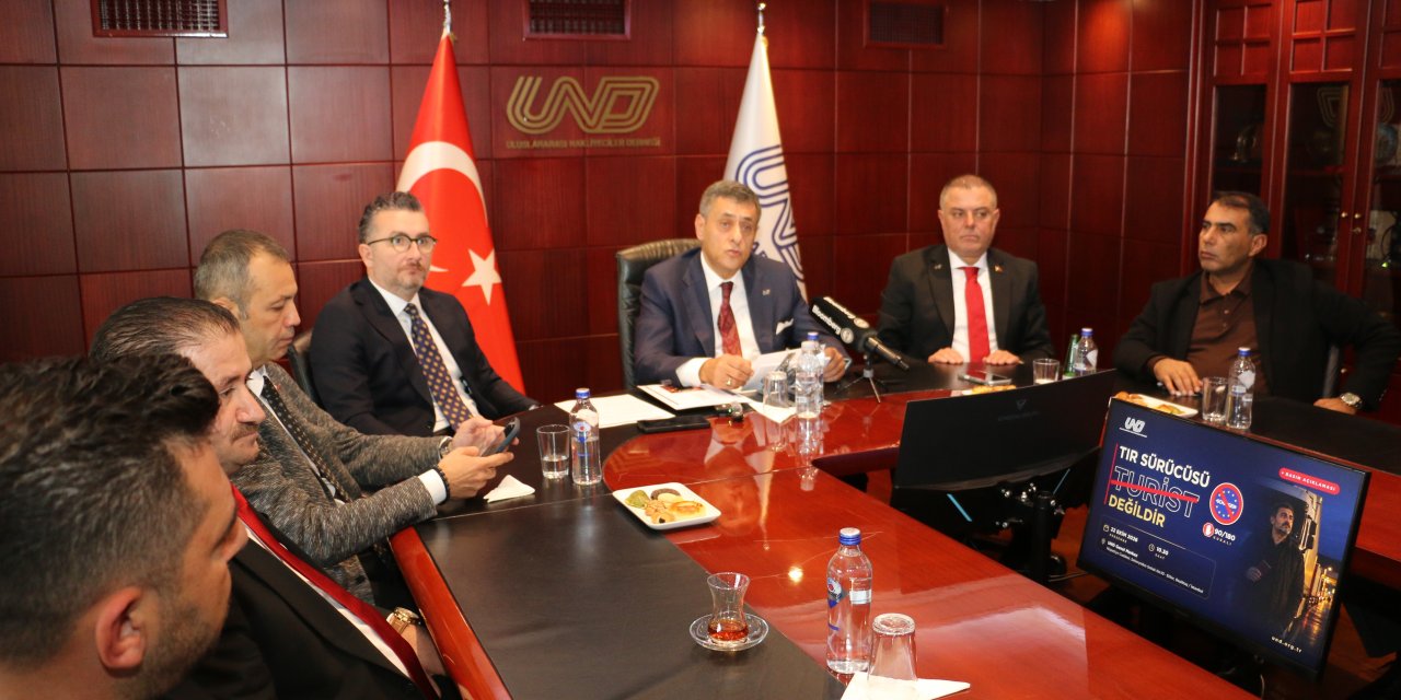 TIR Kuyrukları 16  Kilometreyi Buldu