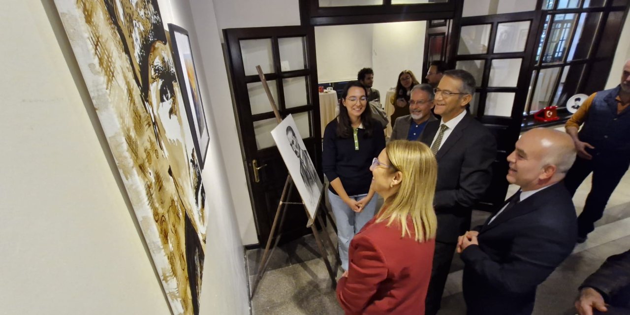 “Cumhuriyetin 103. Yılı ve Sanat” Karma Sergisi Açıldı