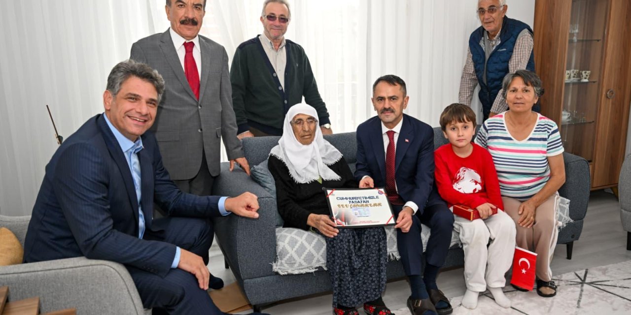 Vali Aktaş’tan, Cumhuriyetimizle Yaşayan Ulu Çınarlarımıza Ziyaret