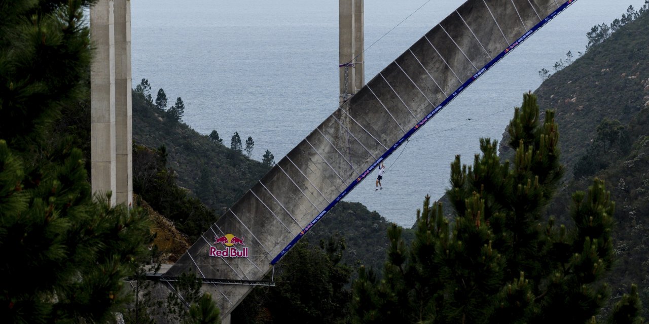 216 Metre Yükseklikte  Tarihi Bir Geçişe İmza Attı