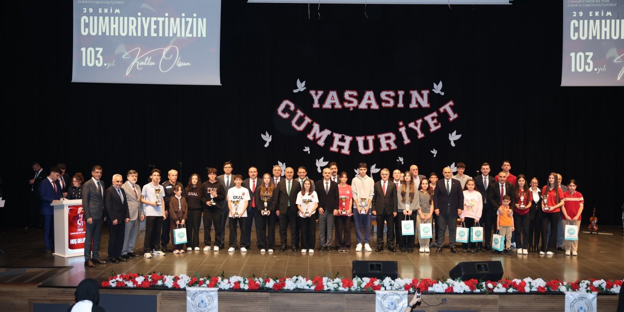 Cumhuriyetimizin 103.   yılı Çayırova’da kutlandı