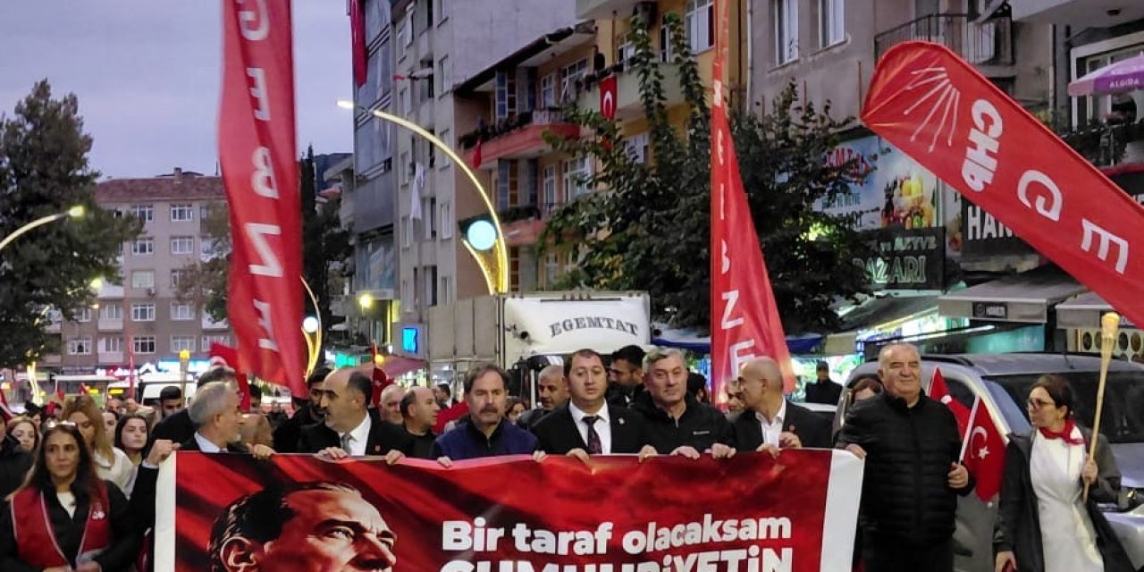 CHP Gebze'den  Cumhuriyet Yürüyüşü