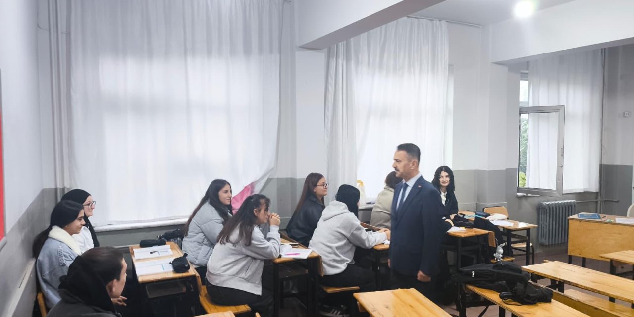 Vali  Aktaş’tan Lise Ziyareti