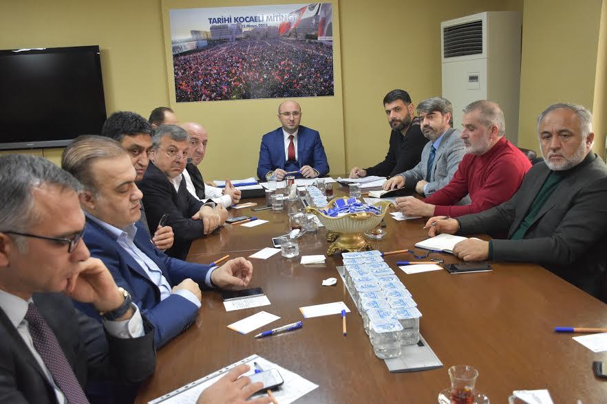 AK Parti’de ilçe başkanları toplandı