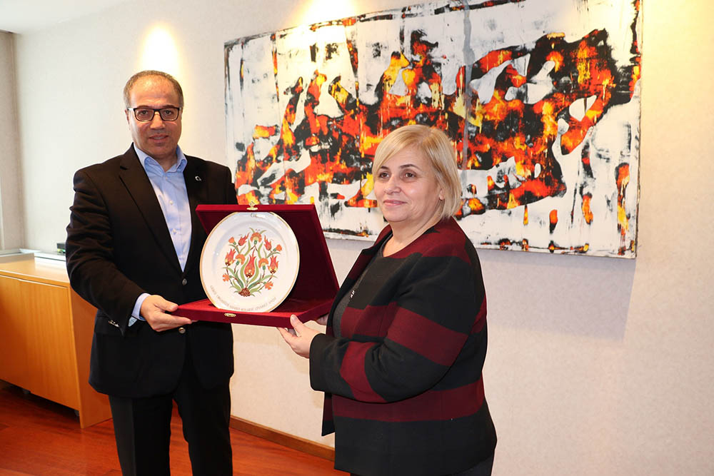 Arnavut Bakan’dan GOSB ziyareti