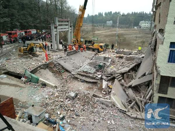 Çin'de Beş Katlı Üç Bina Çöktü