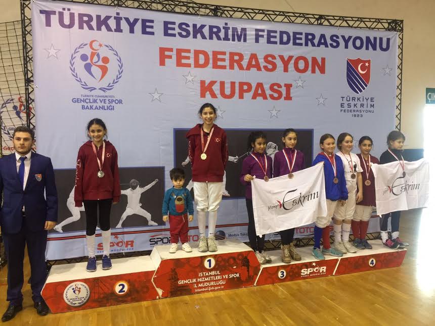 Minik Eskrimciler derece yaptı