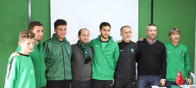 GELECEĞE UMUTLA BAKIYORLAR