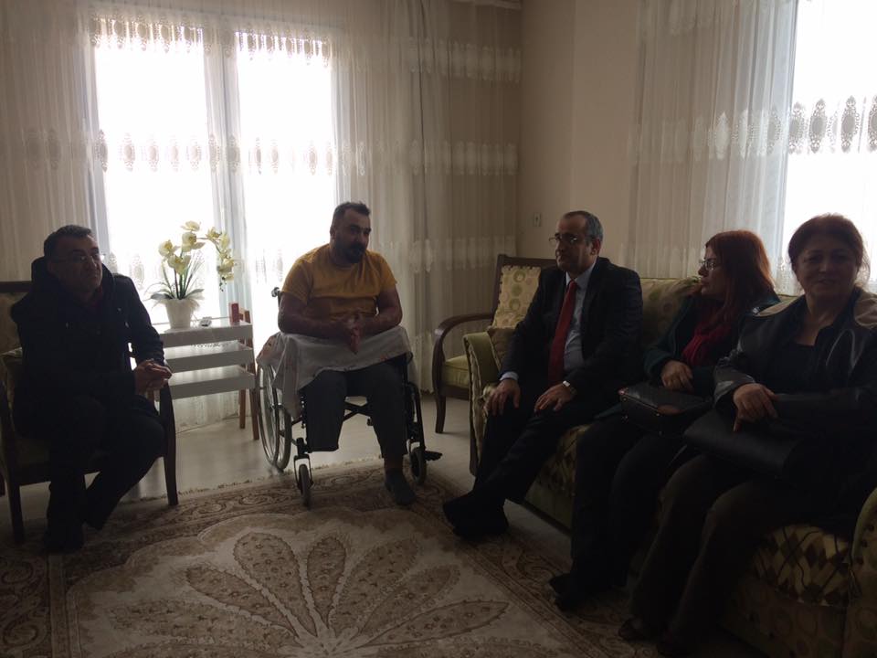 Terör saldırısı mağduru ziyaret etti