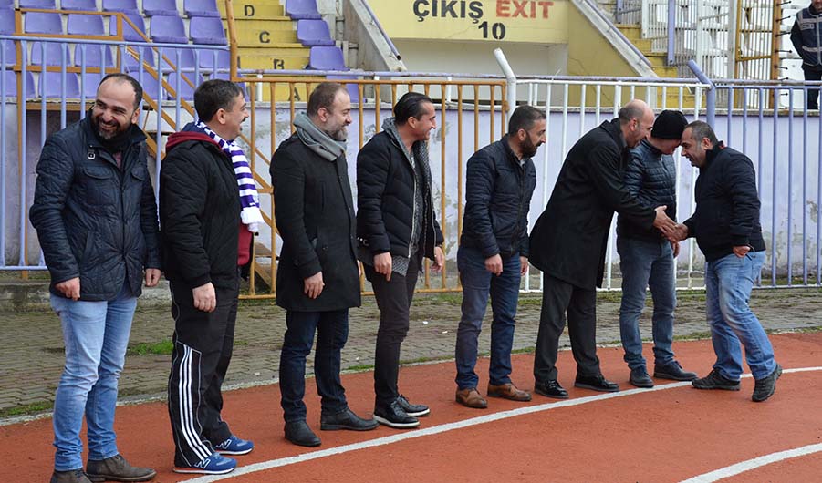 YÖNETİM TAKIMIN İÇİNE GİRMELİ