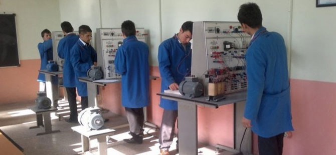 Çalışan liseliyle maaş