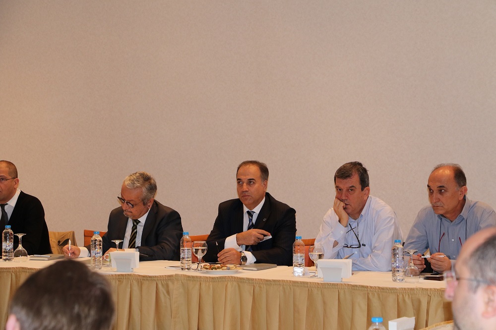 Yabancı sermayeli firmalarla toplandı