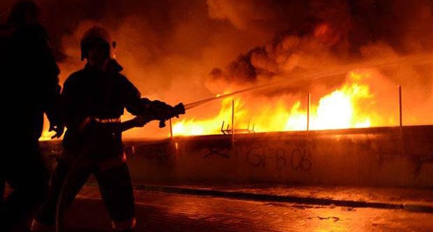 Gebze'de palet üretim tesisi yandı