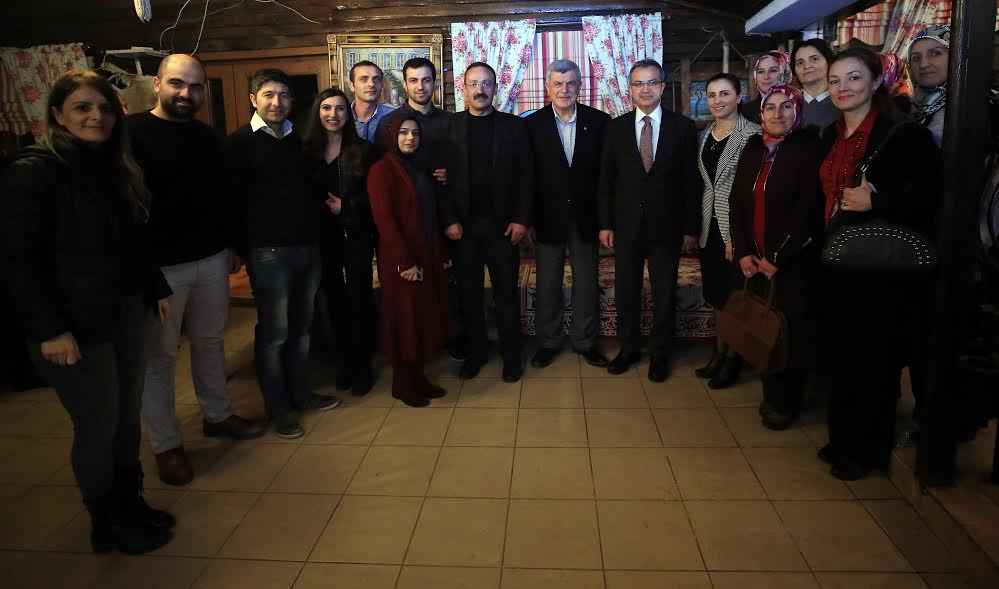 “Anneler gençliğimizin mimarıdır”