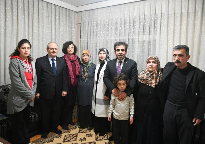 Gebzeli şehidin evini ziyaret etti