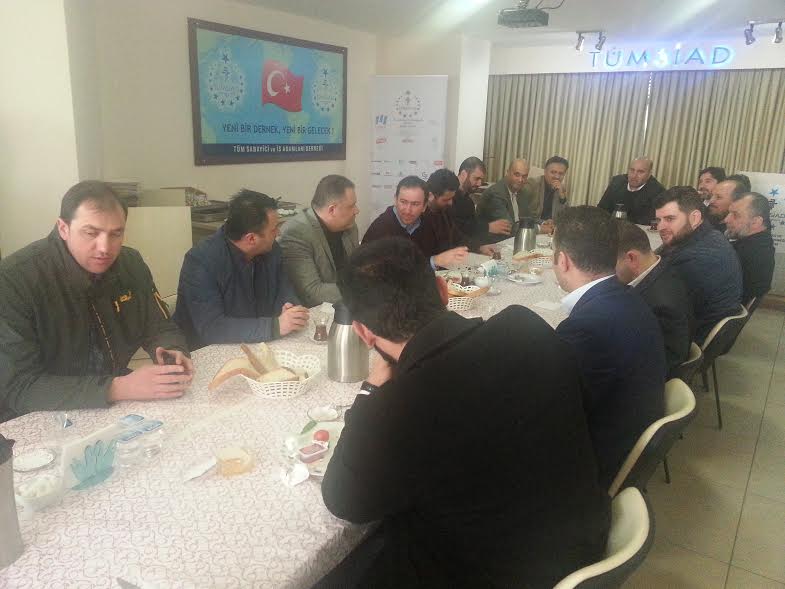 TÜMSİAD üyeleriyle bir araya geldi