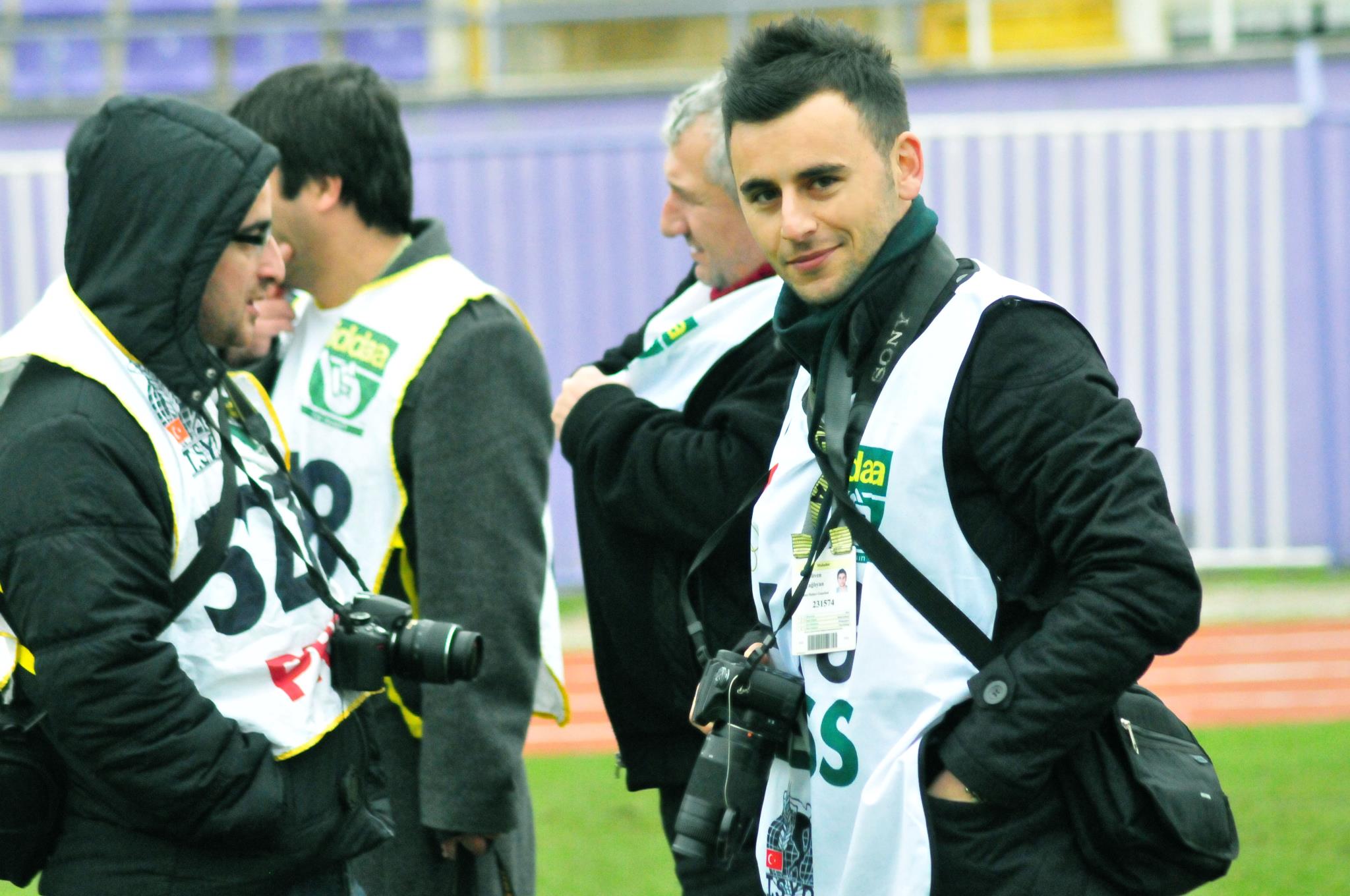 ŞEREFİNLE OYNA, HAKKINLA KAZAN!