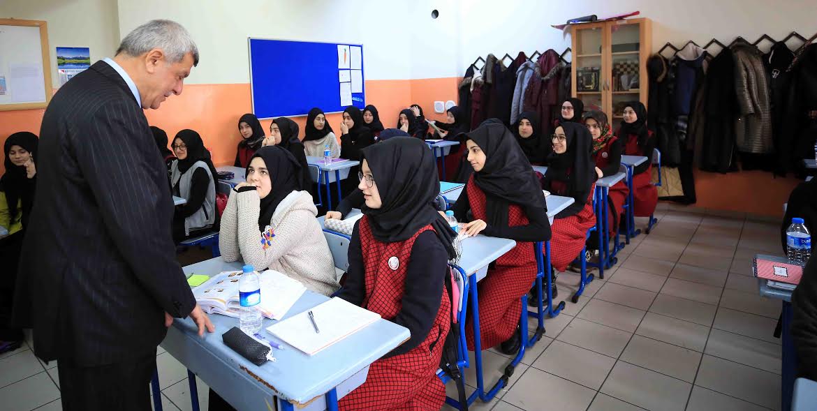 ‘’Öğrencilerimizin her daim yanındayız’’