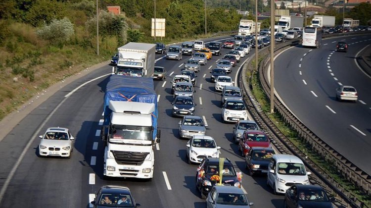 Araçlara kara kutu geliyor!