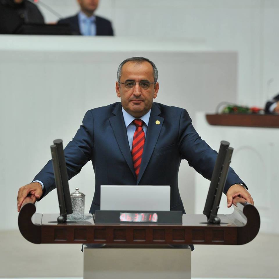 Akar’dan iletişim mezunları için çifte teklif