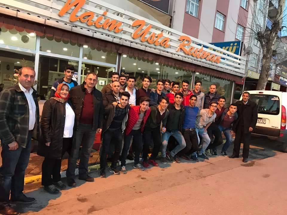 GENÇ ŞAMPİYONLAR YEMEKTE BULUŞTU