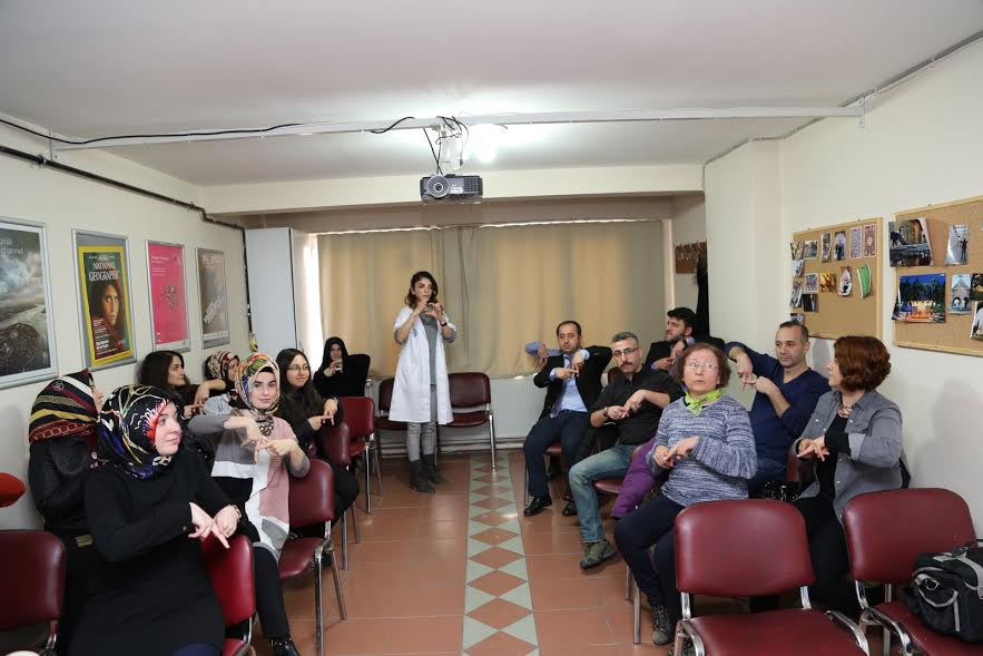  işaret dili eğitimleri başladı