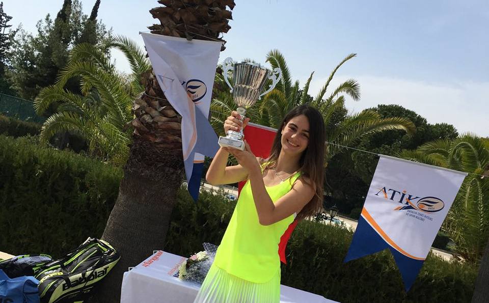 Kortların Prensesi BETİNA TOKAÇ