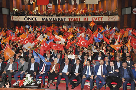 AK Parti İzmit’te toplandı