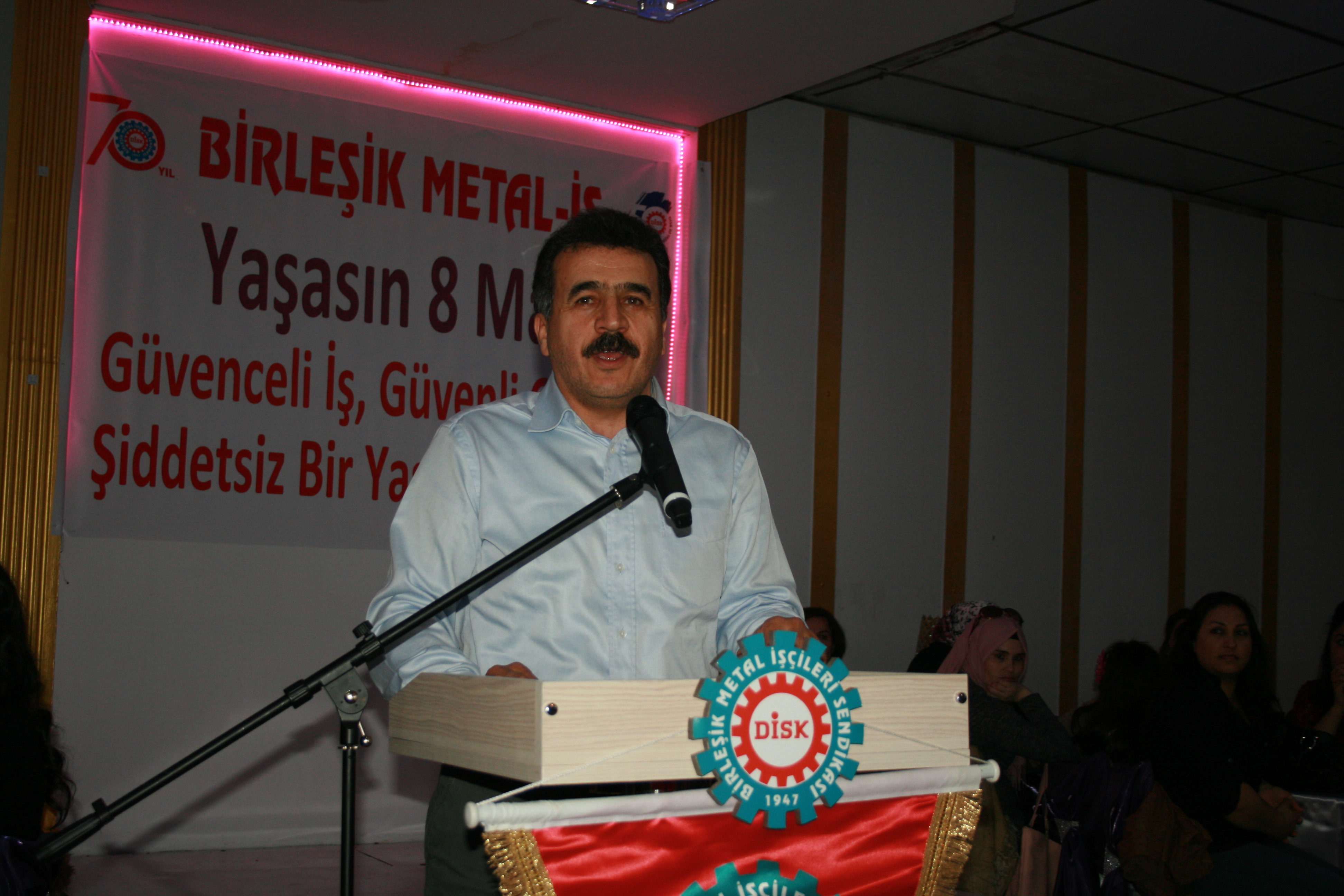 Metalci kadınlar 8 Mart’ı kutladı