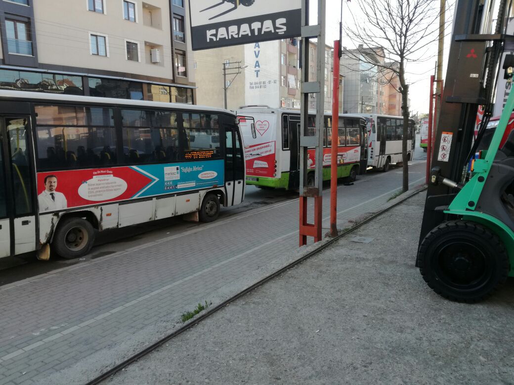 Halk otobüsleri mağdur ediyor