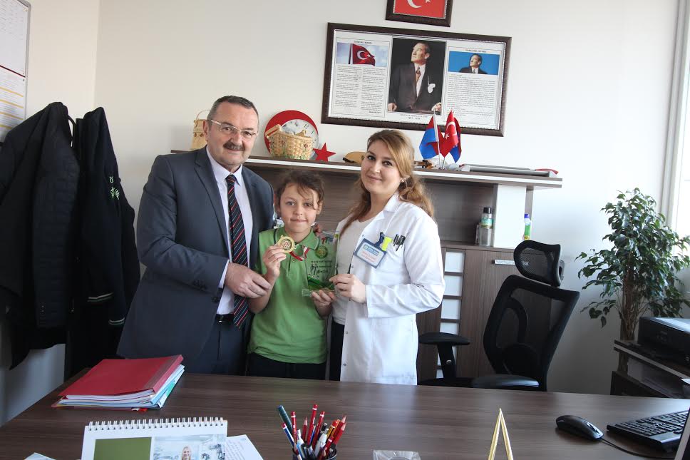 İLİM KOLEJİ TENİSTE İDDİALI