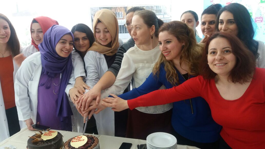 Atlas Okulları kadınları unutmadı