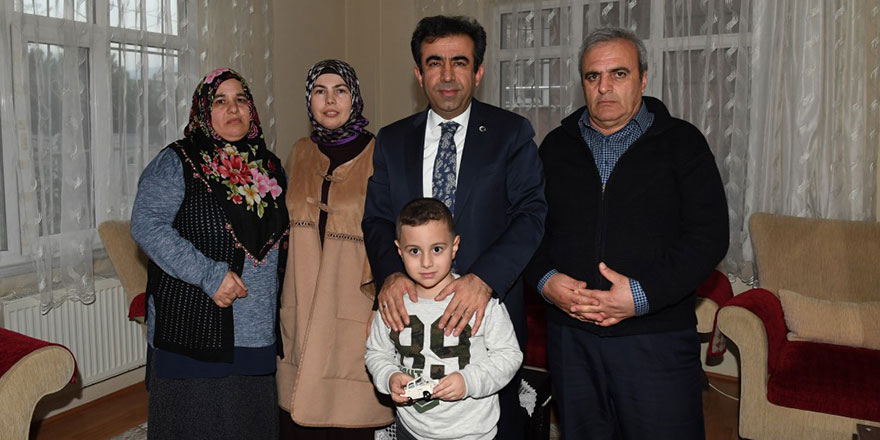 Vali Güzeloğlu’ndan  şehit ailelerine ziyaret