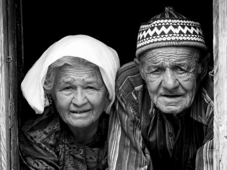 121 bin  530 yaşlı var