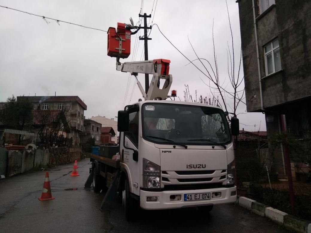 Gebze’de aydınlatma çalışmaları sürüyor