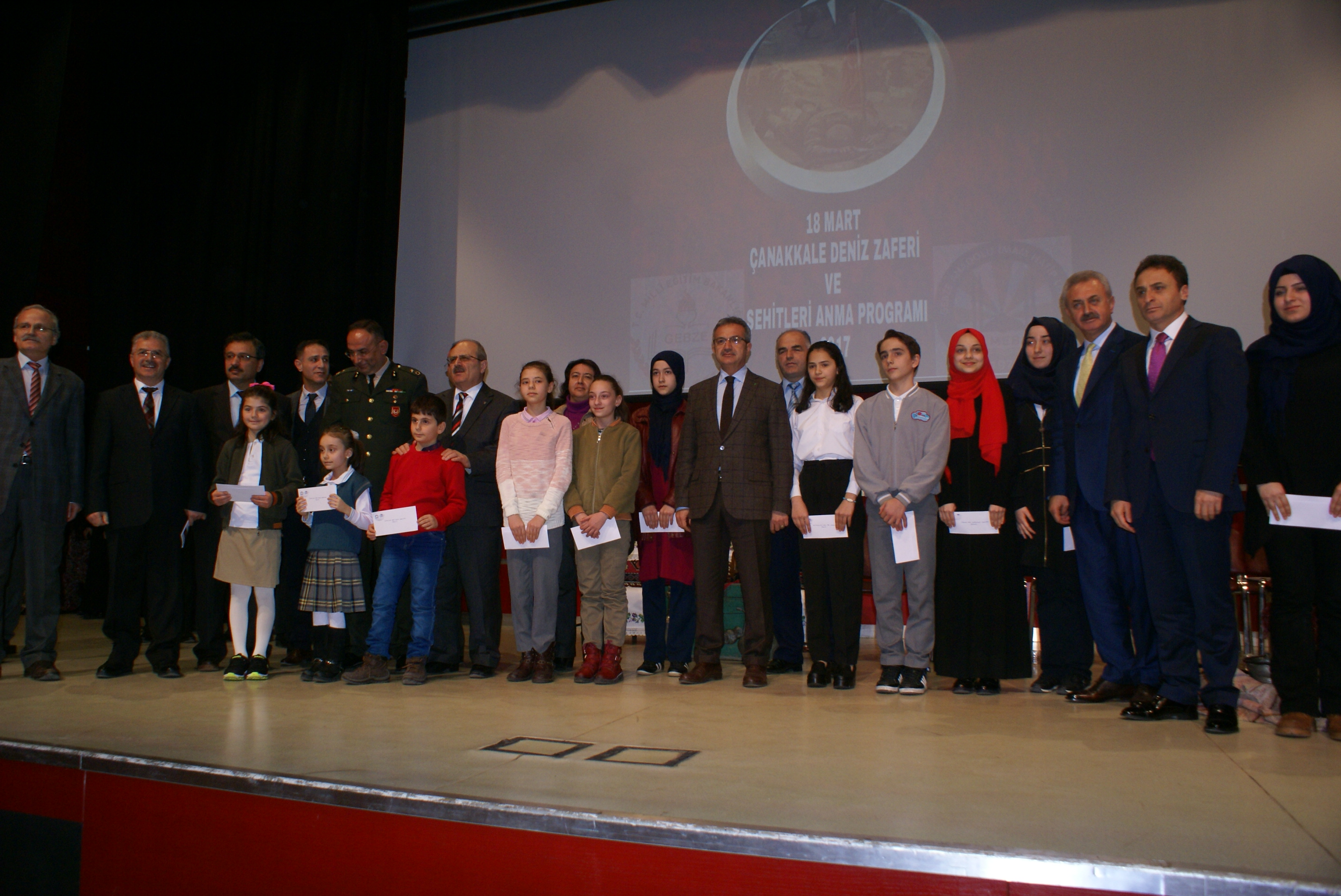 Çanakkale şehitleri törenle anıldı 