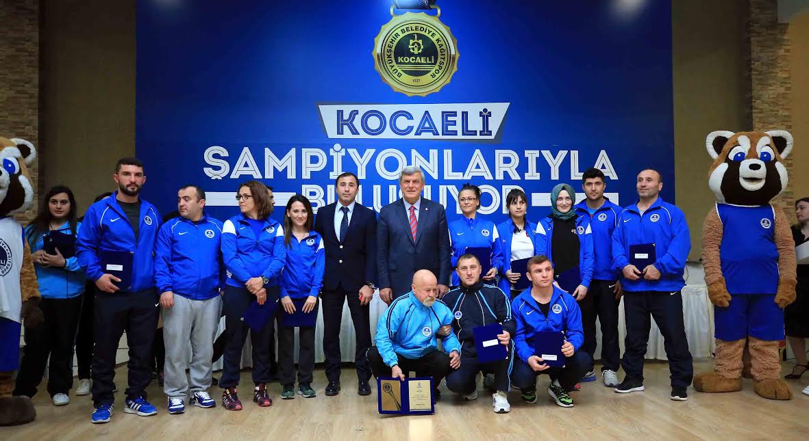  “Yeni şampiyonlukları bekliyorum”