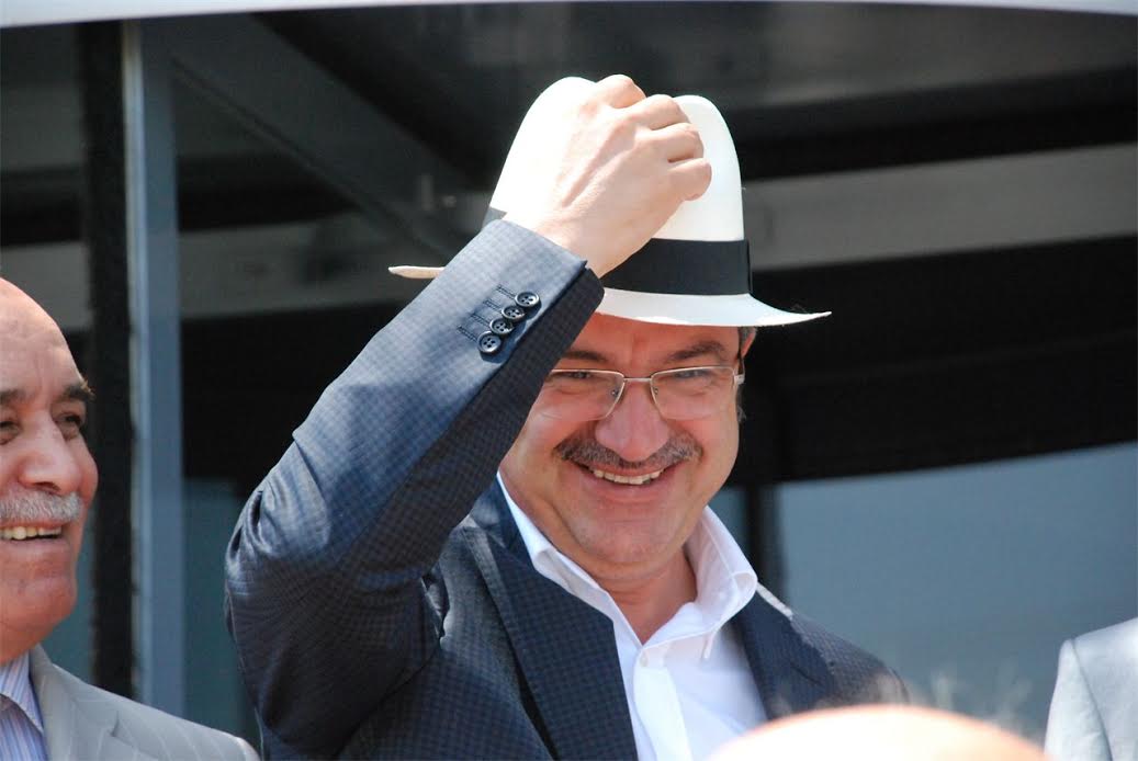 HERKES ŞAPKASINI ÖNÜNE KOYSUN