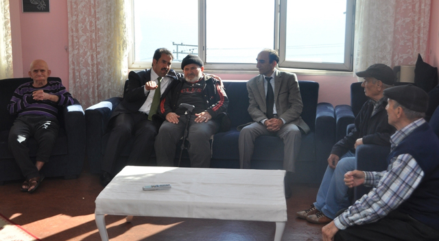 Başkan Yaman Huzurevi’ni ziyaret etti