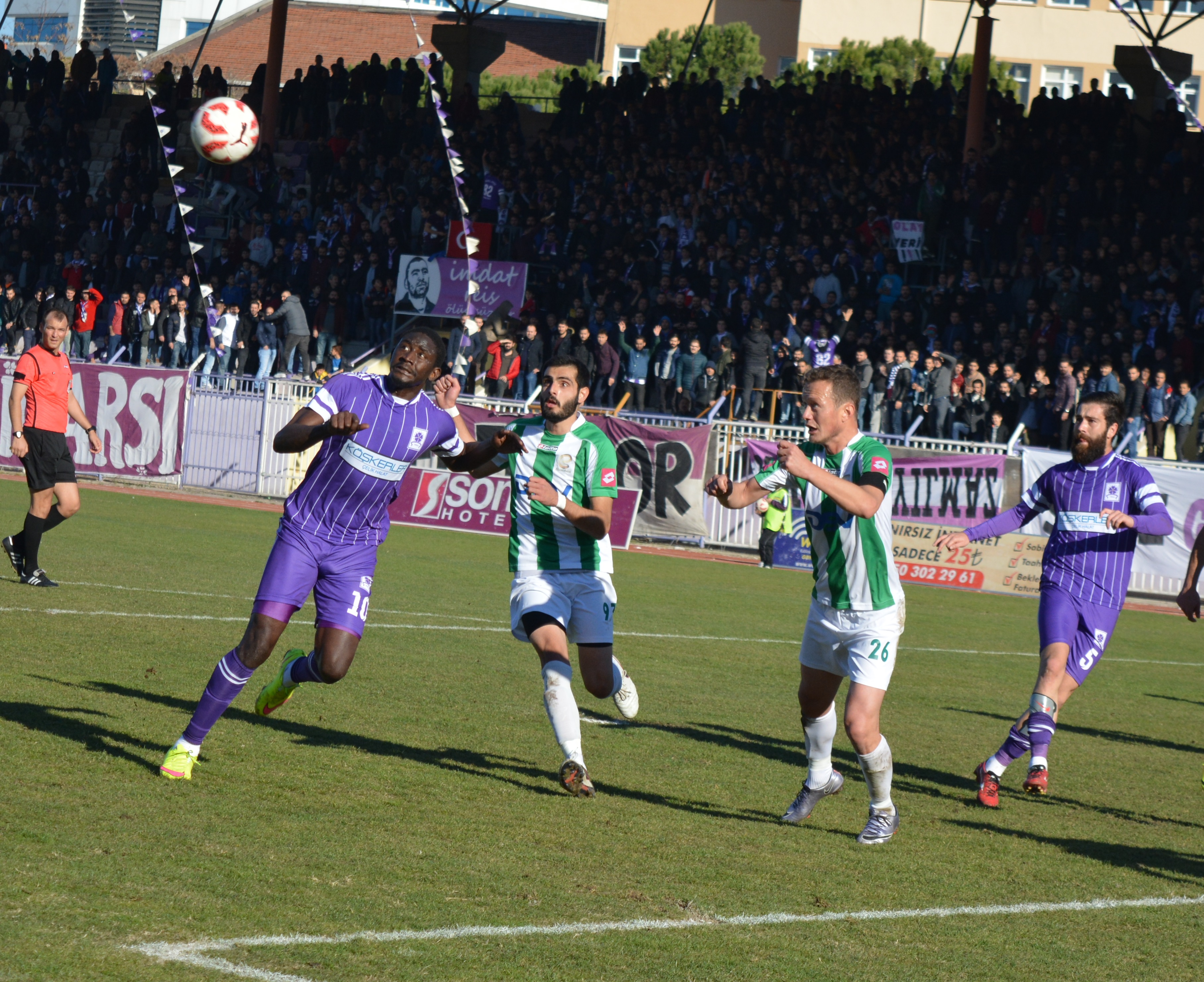 BAL’DA PERDE İNİYOR