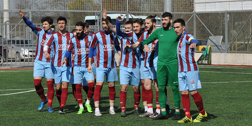 PERDEYİ ÖZGÜR AÇTI