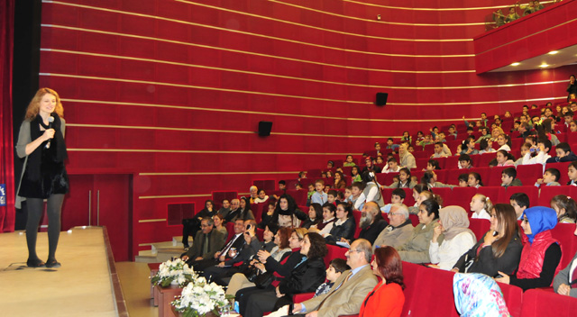 “Çocuklara okuma alışkanlığını kazandırmalıyız”