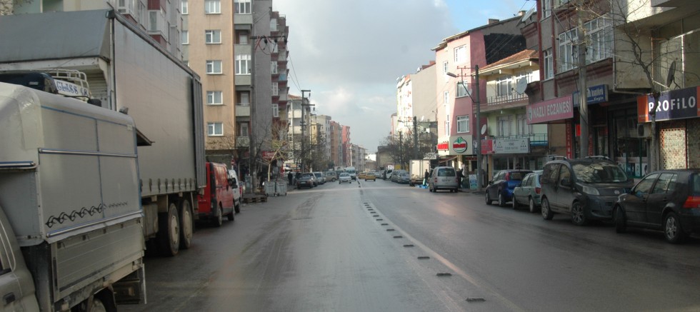 Bu cadde tehlike saçıyor