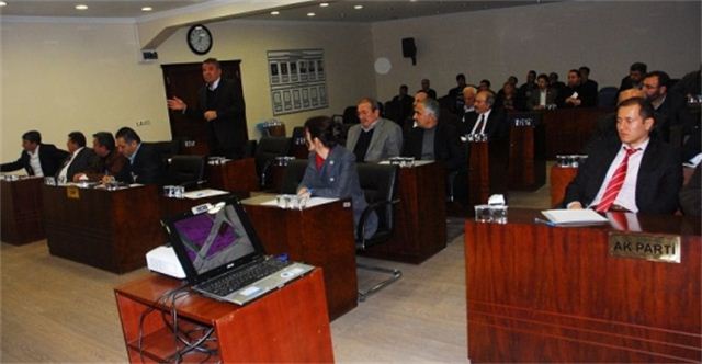 Çayırova meclisinde yine tartışma