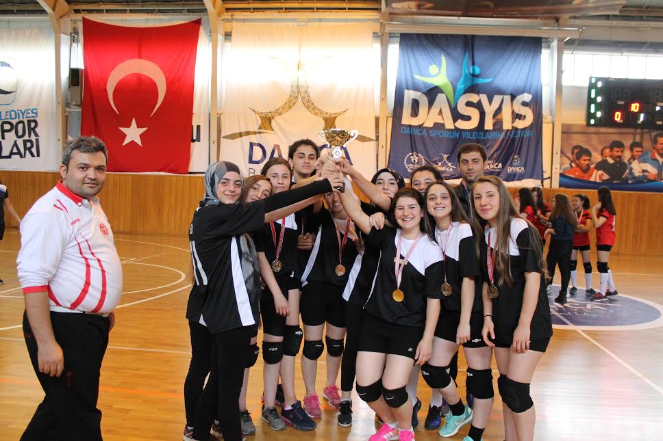 DARICA’DA FİNAL MAÇLARI NEFES KESTİ