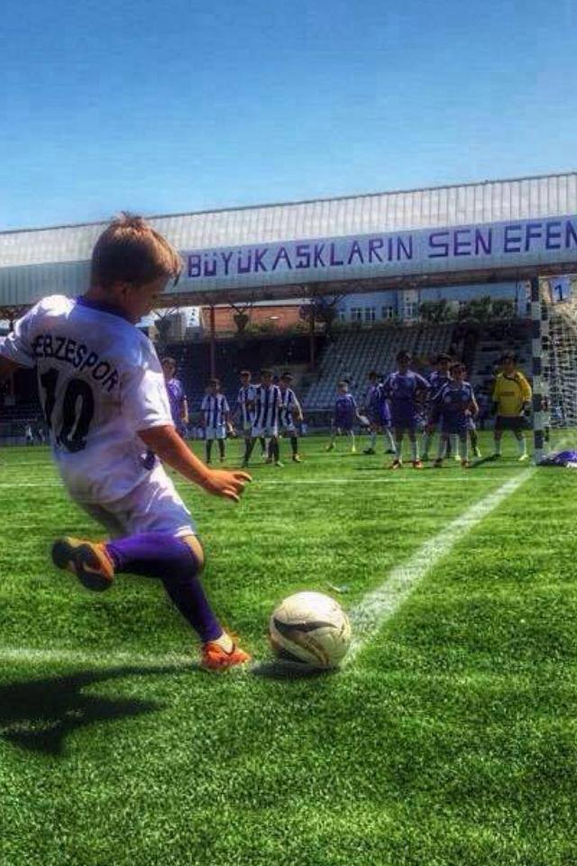 FUTBOL ŞÖLENİNE DAVETLİSİNİZ