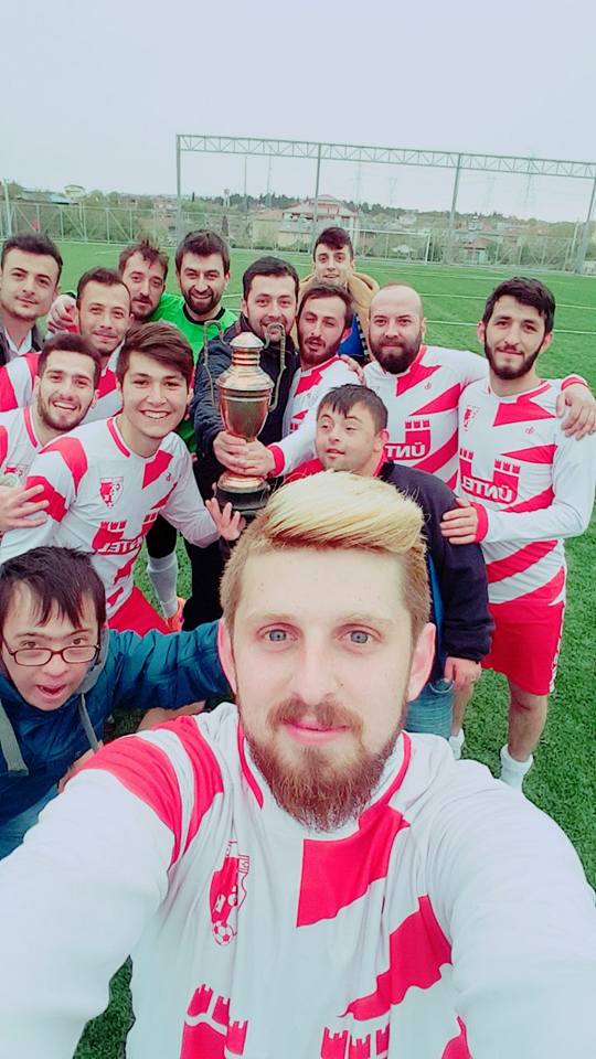 RAKİPSİZ ŞAMPİYON