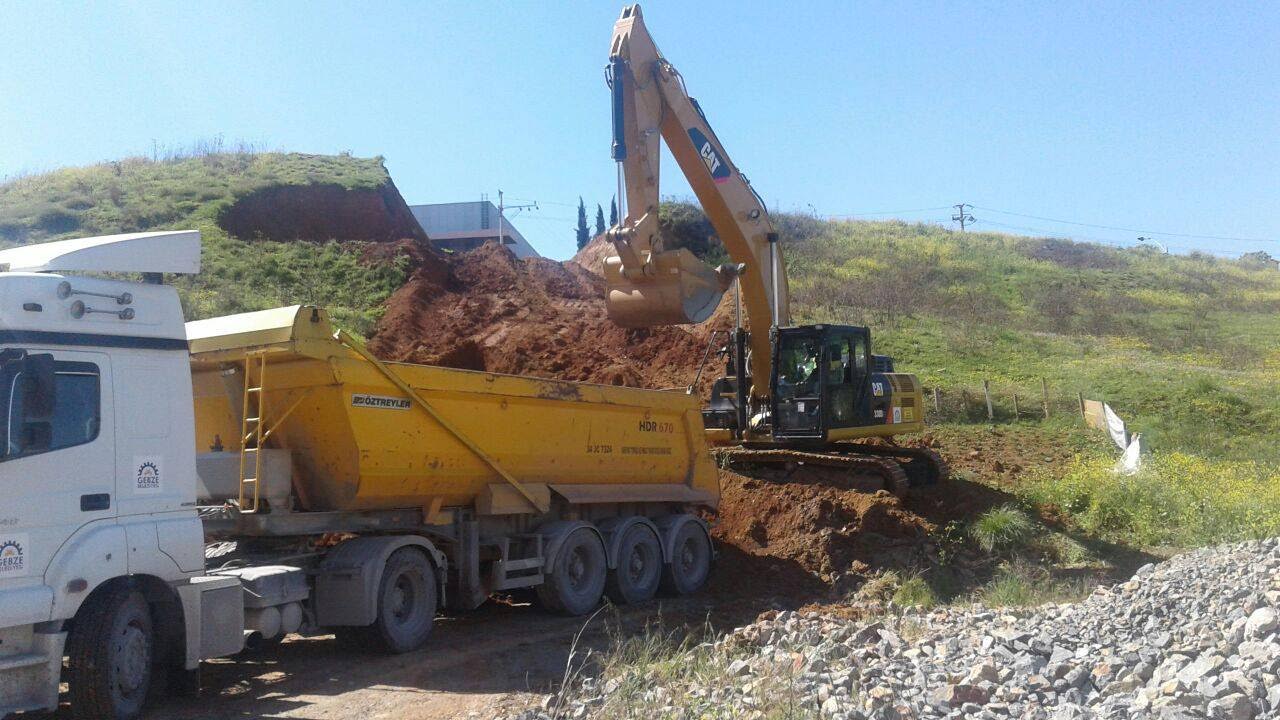 Fen İşlerinden yeni yol çalışmaları